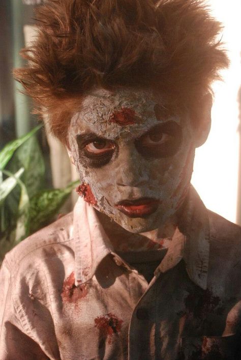 Diy zombie costume Boy Zombie Makeup, Zombie Costume Men, Zombie Makeup Kids, Boy Zombie Costume, Diy Zombie Makeup, Diy Zombie Costume, Boy Halloween Makeup, Zombie Makeup Diy, Childrens Makeup