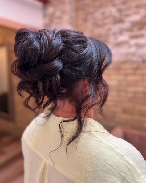 Same but different 😍😘 2 beautiful bridesmaids, with the same midi updo but opposite hair color. Such a great visual for the dark haired girlies vs the dimensional blondies when choosing how to wear their hair during wedding day. This is truly such a gorgeous style. I hope it sticks around for like, ever and ever👏🏼 Save this post or send it to a friend for reference! . . . . Hairstylist Bridal hair Bridesmaid styles Brunette midi Blonde midi Milwaukee salon On site HMUA Brunette Updo Wedding, Brunette Bridal Hair, Brunette Updo, Same But Different, Updo Wedding, Gorgeous Style, Hair Bridesmaid, Bridesmaid Style, Wedding Updo