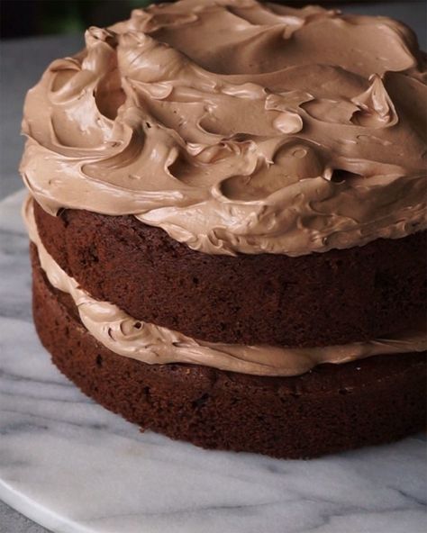 Chocolate swiss meringue buttercream - delicious. magazine Chocolate Swiss Buttercream, Butter Cream Icing Easy, Best Birthday Cake Recipe, Chocolate Swiss Meringue Buttercream, Buttercream Icing Recipe, Swiss Buttercream, Easy Cupcake Recipes, Swiss Chocolate, Chocolate Dreams