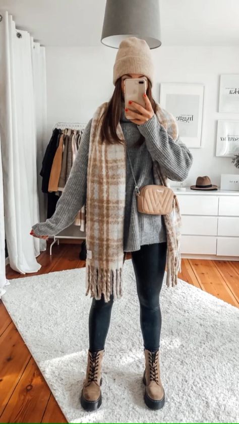 be53ee61104935234b174e62a07e53cfdesc42413060ri Chique Outfits, Mode Casual, Cold Weather Outfits, Mode Inspo, Casual Winter Outfits, Outfit Inspo Fall, Fall Fashion Outfits, Winter Fashion Outfits, Fall Winter Outfits