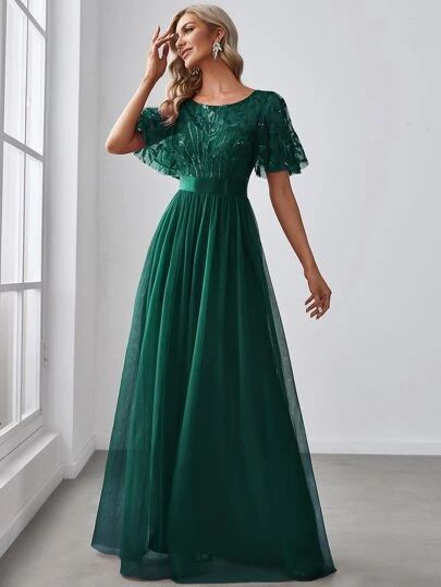 SHEIN Cut Out Back Split Thigh Bridesmaid Dress | SHEIN UK Short Sleeve Long Dress, Mesh Prom Dress, Dress Sparkle, Maxi Prom Dress, Sleeve Long Dress, Green Formal Dresses, Prom Dresses Elegant, Dark Green Dress, Striped Tunic Dress