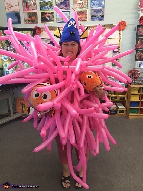 Sea Anemone Costume - Halloween Costume Contest Sea Anemone Costume, Anemone Costume, Halloween Fortune Teller Costume, Halloween Fortune Teller, Costume Zombie, Mary Costume, Halloween Costumes Women Scary, Fortune Teller Costume, Halloween Costumes Scarecrow