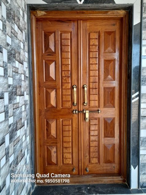 Main Door Design Double Modern, Main Door Jodi Design, Double Door Designs Entrance, Sagwan Wood Double Door Design, Door Design Sagwan, Sagwan Wood Door Design, Double Main Door, Wooden Main Double Door Design, Wooden Double Door Design