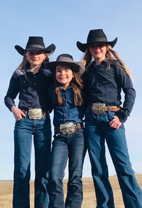 Cowboy Costume Kids, Western Chic Outfits, Western Riding Clothes, Homemade Clothing, Kids Western Wear, Outfit Vaquero, Country Western Outfits, Kids Outfits Daughters, Country Family