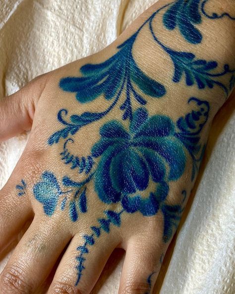 Micah Riot on Instagram: “I thought you might want to see an update of this #russiangzel tattoo that has settled and healed beautifully in the past year. Top photos…” Black Outline Tattoo, Blue Ink Tattoo, Tattoo Word Fonts, Blue Ink Tattoos, Vintage Tattoo Art, Bedroom Inspirations Minimalist, Outline Tattoo, Blue Tattoo, Healing Tattoo