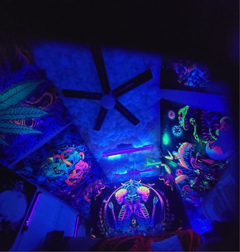 Uv tapestry Blacklight Aesthetic, Blacklight Bedroom, Black Light Room, Vibes Room, October Vibes, Vibe Rooms, Blacklight Tapestry, Arcade Game Room, Bedroom Oasis