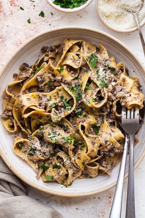 Creamy mushroom pasta (vegan) - Lazy Cat Kitchen Mushroom Vegan, Vegan Mushroom Pasta, Ground Beef Breakfast, Lazy Cat Kitchen, Mushroom Recipes Pasta, Creamy Mushroom Pasta, Cat Kitchen, Vegan Italian, Vegan Parmesan