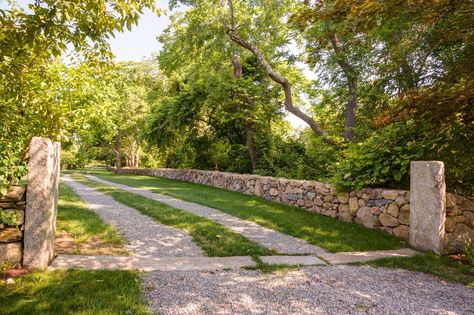 Landscaping Entrance, Grass Driveway, Circle Driveway, Driveway Entrance Landscaping, Brick Driveway, Farm Entrance, Driveway Ideas, Seaside Garden, Pathway Landscaping