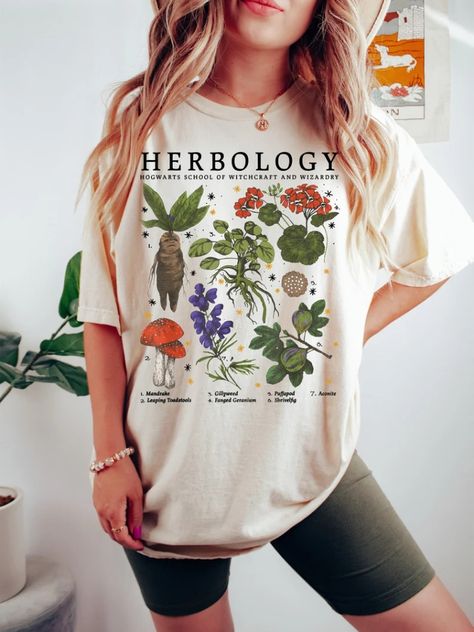 T Shirt With Biker Shorts, Pottery Shirt, Botanical Shirt, Gardening Shirts, Aesthetic Women, Plant Lover Gift, Vintage Botanical, Plant Lover, Shirt Outfit