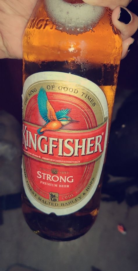 Kingfisher Snapchat Story, Fake Wine Snaps, Kingfisher Beer Snapchat Story, Beer Snaps Snapchat, Fake Alcohol Snaps, Bacardi Snap, Fake Beer Snaps, Tuborg Beer Snapchat, Beer Drinking Images