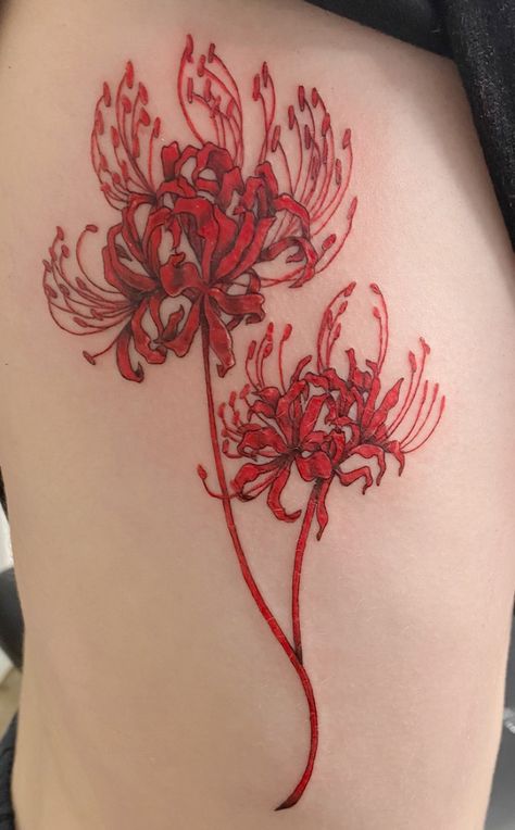 Tattoo Red Flower, Tattoo Lily, Spider Lily Tattoo, Red Flower Tattoos, Slayer Tattoo, Japanese Flower Tattoo, Tattoo Red, Spider Lily, Muster Tattoos