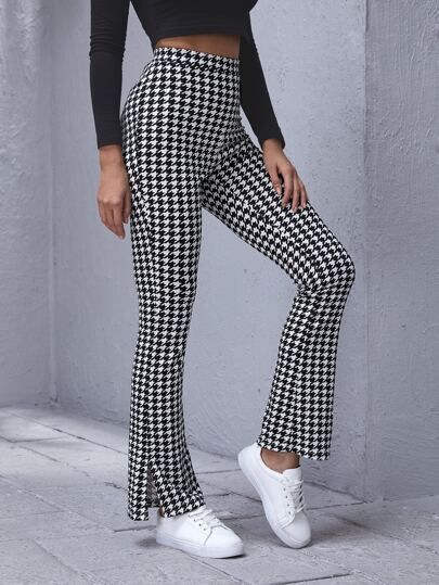 White Flare Pants Outfit, Houndstooth Pants Outfit, White Flare Pants, Smart Casual Women Outfits, Smart Casual Women, Houndstooth Pants, Chic Pants, Casual School Outfits, Flare Leg Pants