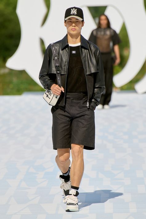 Amiri Spring 2023 Menswear Fashion Show | Vogue Fashion Spring Summer 2023, Menswear 2022, Evan Mock, 2023 Menswear Fashion Show, Streetwear 2023, Mike Amiri, Paris Fashion Week Men, Trend 2023, Mens Spring Fashion