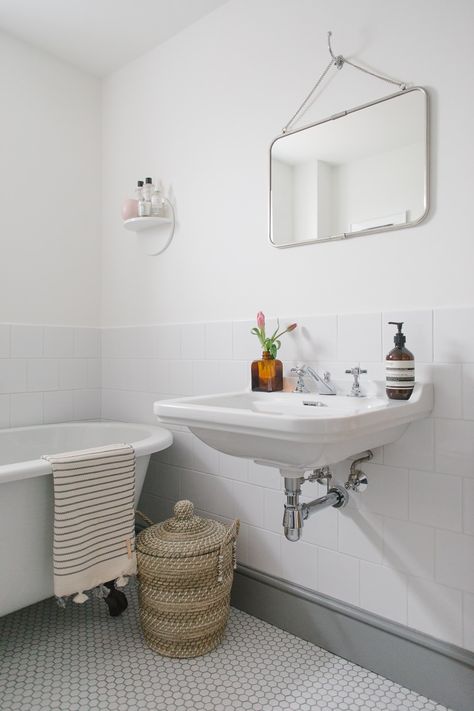 Small Bathroom Renovation Small Basement Remodeling, Wall Hung Basin, Cheap Bathroom Remodel, Small Bathroom Renovations, Budget Bathroom Remodel, Small Bathroom Renovation, Latest Bathroom, Victorian Bathroom, Cheap Bathrooms