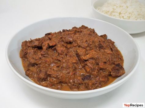 Beef slow cooked with onion, tomato, and spices then mixed with yogurt and almond butter and served over steamed jasmine rice. Beef Korma Recipe, Beef Korma, Recipe Slow Cooker, Korma Recipe, Beef Chuck Roast, Beef Chuck, Jasmine Rice, Slow Cooker Beef, Crushed Red Pepper Flakes