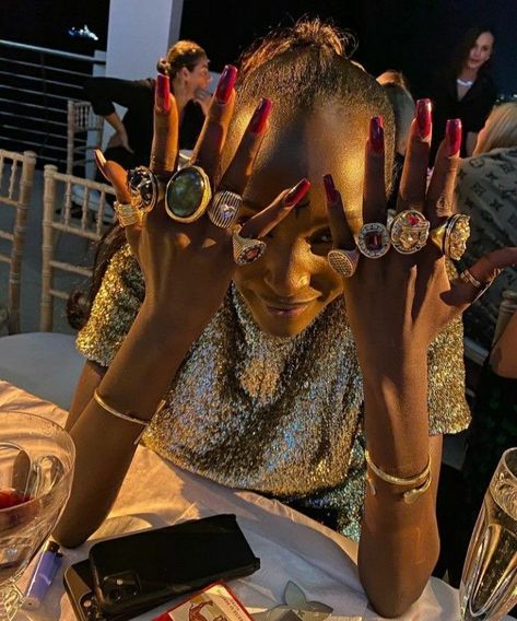 Fashion Student, Instagram Paris, Jewelry Accessories Ideas, Nail Jewelry, Dope Jewelry, Maximalism, Jewelry Lookbook, Mode Inspo, Rings Jewelry