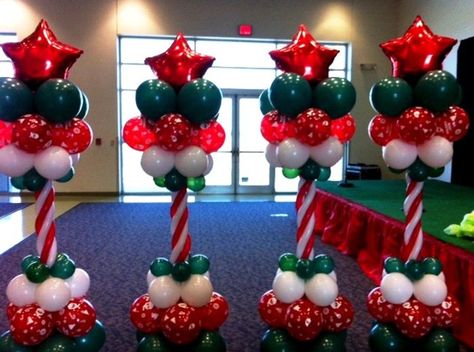 Christmas Balloon Decor, Balloon Decor Ideas, Christmas Party Decorations Diy, Christmas Balloon Decorations, Deco Ballon, Holiday Balloons, Diy Balloon Decorations, Balloon Arrangements, Christmas Balloons