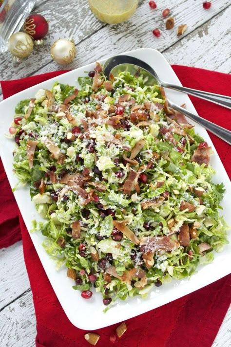 Festive, fun, and fresh describe my Christmas salad perfectly! This beautiful salad makes a perfect side dish to just about anything you’ll be serving this holiday – it’s full of flavor and texture and it’s light, but filling. Plus, it can be made completely ahead of time! Christmas Salad Recipes, Christmas Salad, Christmas Salads, Beautiful Salad, Christmas Eve Dinner, Winter Salad, Christmas Cooking, Holiday Cooking, Perfect Side Dish