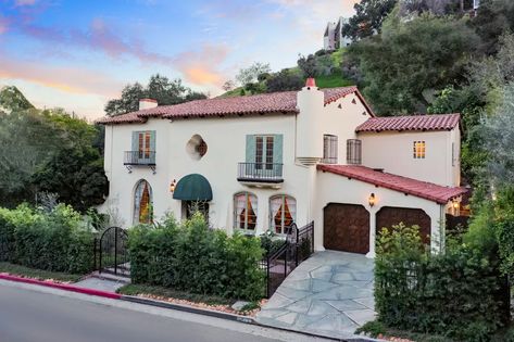 Stunning 1920s Spanish colonial revival in the Los Feliz Oaks asking $3.45M - Curbed LA Bel Air Mansion, Spanish Colonial Revival, Mediterranean Architecture, Revival Architecture, Spanish Architecture, Spanish Style Homes, Spanish Revival, Colonial Revival, Spanish House