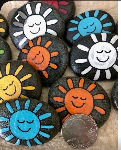 Rock Painting Supplies, Smiling Sun, Painted Rocks Kids, Painted Rocks Craft, My Rock, Outdoor Crafts, Painted Rocks Diy, Rock Painting Ideas Easy, Rock Painting Patterns