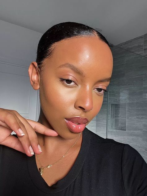 Daily Makeup Routine Natural, Natural Makeup Look Black Women, Makeup Look Black Women, Natural No Makeup Makeup, Makeup Routine Natural, Black Women Beauty, Natural No Makeup, Soft Summer Makeup, Timeless Makeup