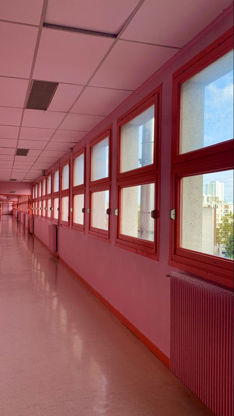 #aestetic #pink Pink School Building, Highschool Hallway, Vintage Aesthetic 50s, Yellow Barbie, Mv Aesthetic, School Crush, High School Crush, Princess Charm School, Buzzy Bee