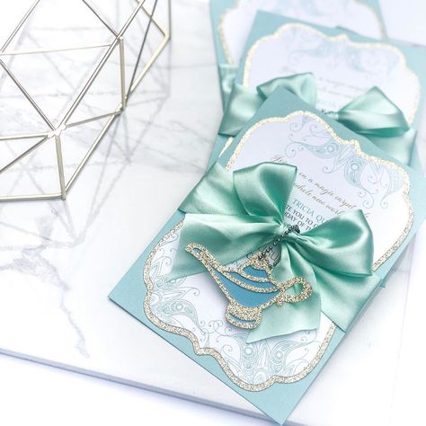 Issy Paperie on Instagram: “I fell in love with the softness of this theme & it’s colors. 😍✨ Princess Jasmine for a Sweet fifteen party! The mint colors and the…” Princess Jasmine Wedding, Jasmine Invitation, Fairytale Invitation, Princess Jasmine Party, Princess Jasmine Birthday Party, Bowling Party Invitations, Aladdin Party, Princess Jasmine Birthday, Jasmine Party