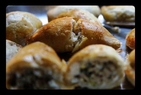 Baked Piroshki Recipe, Piroshky Recipe, Grain Bins, Gluten Free Dough, Russian Dishes, Small Cabbage, Pork Buns, Ukrainian Recipes, Wontons