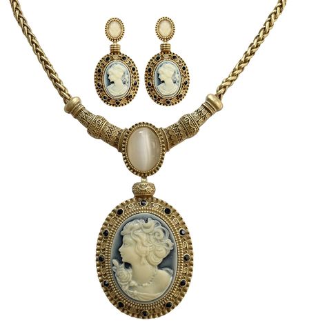 PRICES MAY VARY. Necklace Earrings Set The styling of this cameo jewelry dates back to the 1800s when Italian carvers were commissioned to create these portrait carvings for the elite in class women of society to be worn as brooches, necklaces, earrings and rings. With this vintage-inspired design, this one-of-a-kind cameo jewelry adds a feminine accent to any style. Pair it with your casual or formal attire. Good for going party or banquet.Perfect for halloween parties, Gothic look, costume par Vintage Statement Necklace, 1800s Outfits, Victorian Jewelry Necklace, 1800s Jewelry, Victorian Art Deco, Face Jewellery, Cameo Earrings, Historical Jewellery, Antiques Jewelry