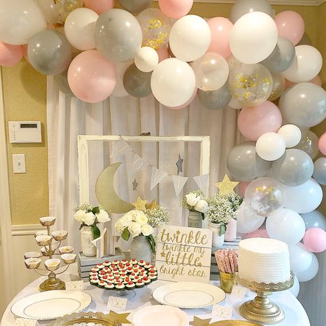 Balloon garland pink gray gold balloon garland Grey And Pink Birthday Theme, Balloon Garland Pink, Pink Birthday Theme, Pink Birthday Party Decorations, Gold Balloon Garland, Pink Baby Shower Decorations, Gold Birthday Decorations, Minnie Mouse First Birthday, Blue Birthday Parties