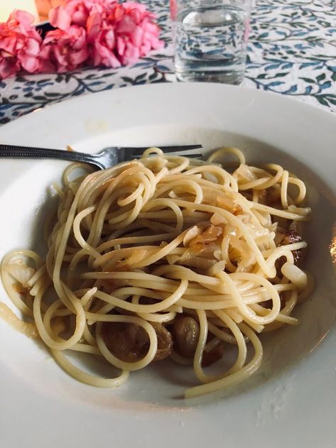 Marcella Hazan's Spaghetti with Smothered Onions — Mark Bittman | Pasta with onions, Recipes, Marcella hazan Marcella Hazan Recipes, Pasta With Onions, Colorado Recipes, Cooked Onions, Pasta Meatballs, Pasquale Sciarappa, Onion Pasta, Pan Pasta, Marcella Hazan