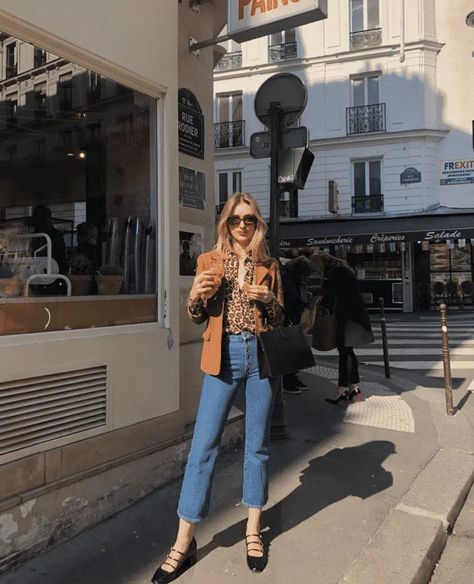 What To Wear With Mary Jane Shoes – 24 Outfit Ideas To Wear How To Style Mary Janes, Mary Jane Flats Outfit, Outfits With Mary Janes, Mary Jane Outfit, Mary Janes Outfit, Mary Jane Shoes Outfit, French Capsule Wardrobe, Pumps Outfit, Parisian Outfits