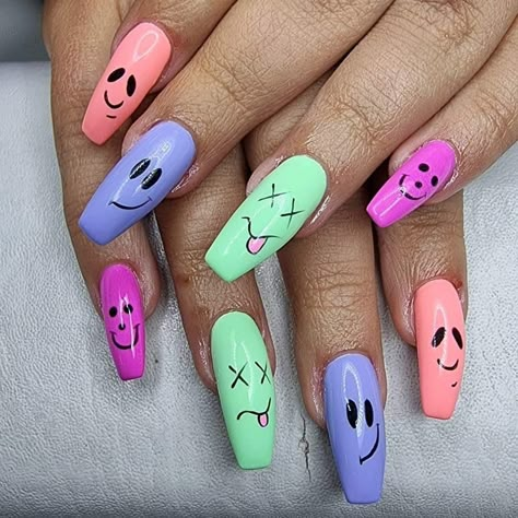 Emoji Nails Design, Emoji Nail Art, Bio Gel Nails, Emoji Nails, Character Nails, Purple Nail Art, Nails Arts, Sassy Nails, Nail Designs Valentines