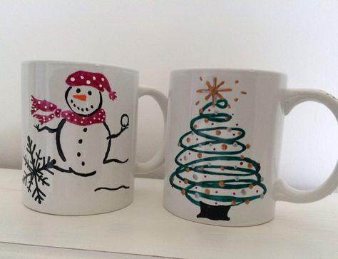 Easy Christmas Mug Painting, Diy Christmas Mugs Paint, Christmas Mug Painting Ideas, Christmas Mug Painting, Christmas Mugs Diy, Diy Christmas Mugs, Mug Noel, Diy Mug Designs, Diy Sharpie Mug