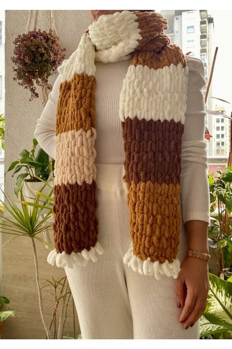 Cute Muffler, Knitting Plushies, Valentines Crochet Ideas, Puffy Scarf, Crochet Patchwork Cardigan, Cozy Crochet Blanket, Fluffy Scarf, Puffy Blanket, Crochet Cardigan Tutorial