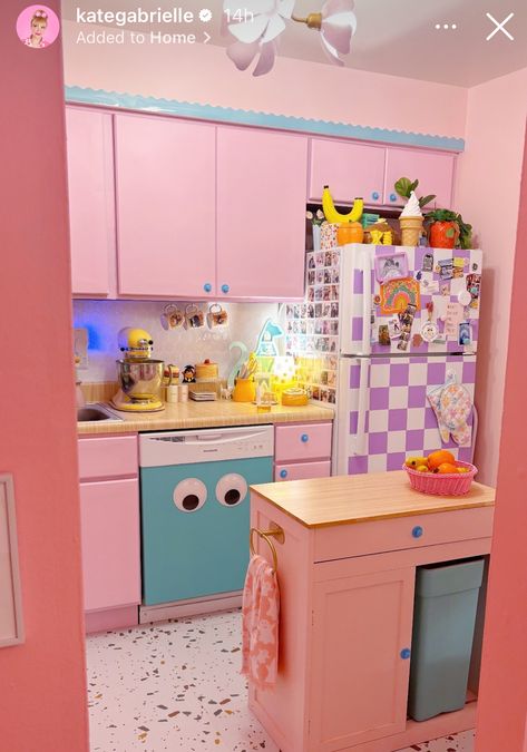 Orange And Pink Kitchen, Pink And Yellow Kitchen, Y2k Kitchen, Background Practice, Trailer Makeover, Colorful Homes, Art Deco Ideas, Nice Rooms, Pastel Kitchen