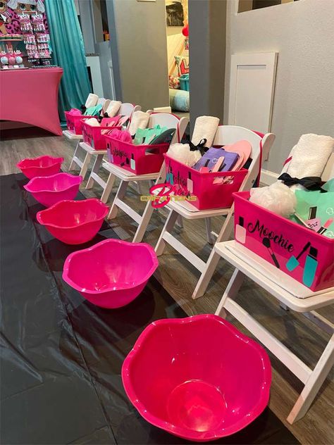 Salon Party For Girls Birthday, Pink Spa Birthday Party, Nail Birthday Party Ideas, Diy Spa Birthday Party For Girls Kids, Diy Kids Spa Party, Girls Hotel Sleepover Party Ideas, Nail Salon Birthday Party Ideas, Barbie 6th Birthday Party Ideas, Girls Spa Sleepover Party