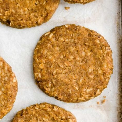 Pumpkin Oatmeal Breakfast Cookies, Low Carb Low Sugar Desserts, Pumpkin Oatmeal Breakfast, Healthy Pumpkin Oatmeal, Pumpkin Breakfast Cookies, Pumpkin Oatmeal Cookies, Oatmeal Breakfast Cookies, Breakfast Cookie Recipe, Low Sugar Desserts