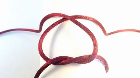 A Beginner's Guide for How To Tie A Square Knot Easily How To Tie A Square Knot, Tie A Square Knot, Square Knot, Elastic Thread, Sliding Knot, Beginners Guide, Knot, Step By Step, To Create