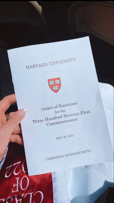 Harvard Student Aesthetic, Harvard University Aesthetic, Harvard Acceptance, Harvard Graduation, Harvard Uni, University Inspiration, Harvard Yale, Dream University, Harvard Students