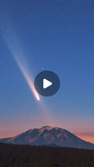 Kenneth R LeRose | Astrophotographer on Instagram: "Comet Tsuchinshan-Atlas has an anti-tail!!

The anti-tail as seen in this Timelapse is the bright part of the tail facing towards the sun. This tail is not an illusion. It shows where the comet has already traveled through space. 

Don’t miss this comet as it’s dimming by the day! We might not have many moments left to see it with our naked eyes. 👀☄️🤯

#comettsuchinshanatlas 
#tsuchinshanatlas 
#nights_dreamworld" The Comet, Towards The Sun, Outer Space, See It, Cool Stuff, The Sun, The Day, In This Moment, Sun