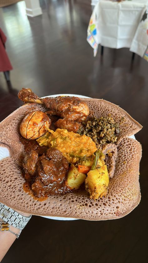 Somali Recipe, Africa Culture, Rubi Rose, I Want Food, Africa Food, Ethiopian Food, Southern Recipes Soul Food, Party Food Platters, African Food