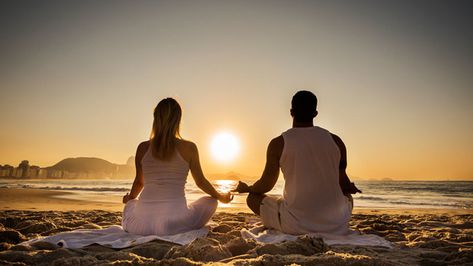 7 Meditations for the Relationship Issues We've All Had. In honor of Valentine's Day, Meditation Studio shares a series of meditations devoted to solving some of the most common relationship challenges. What Is A Mantra, Meditation Teacher Training, Yoga Bikram, Quick Meditation, Find Real Love, Yoga Vinyasa, Meditation Studio, Transcendental Meditation, Easy Meditation