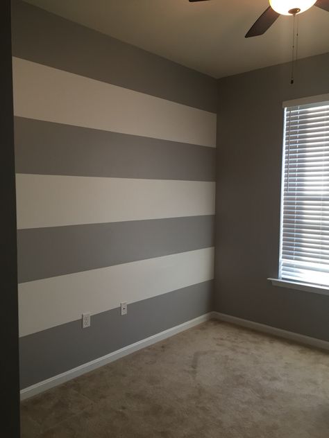 Front Wall Design, Feature Wall Bedroom, Wall Paneling Diy, Striped Walls, Bedroom Wall Designs, Dekorasi Kamar Tidur, Accent Wall Bedroom, Tshirt Pillow, Room Paint