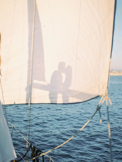 Sailing Honeymoon, Sailboat Photo Shoot, Couple On Sailboat, Sailing Couple Aesthetic, Sailboat Film Photography, Engagement Photos On Sailboat, Sail Boat Couples Photos, Sailing Photoshoot, Wedding Sailboat