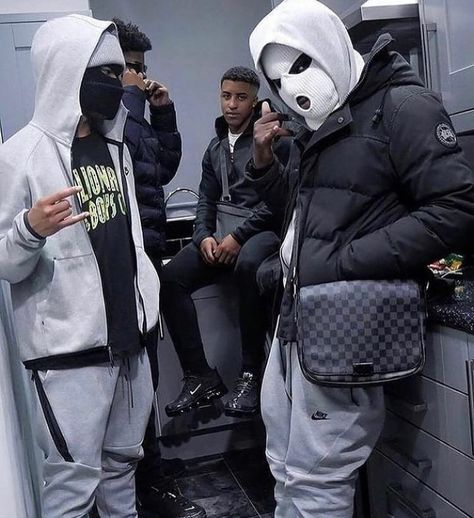 UK DripSZN💦 on Instagram: “Ganging bro Follow @ukdripszn - - - - #dripszn #dripszn💧 #drip #fashion #drippy #dripper #drippin #outfitstyle #sylish #stylegoals…” Thug Life Wallpaper, Drip Outfits, White Girl Outfits, Uk Drill, Uk Drip, Gang Culture, Black Outfit Men, Drippy Outfit, Drip Outfit Men