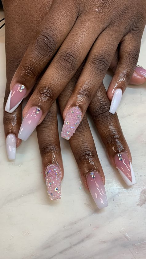 Design nail White Nails With Diamonds Rhinestones, Nude Nails With Diamonds, Cream Nails, Diamond Nails, Acrylic Powder, Rhinestone Nails, Nude Nails, White Nails, Nail Design