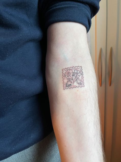 Irish Stamp Tattoo, Mosaic Tattoo, Irish Tattoo, Ireland Tattoo, Stamp Tattoo, Irish Tattoos, Irish Traditions, Art Tattoo, Tatting