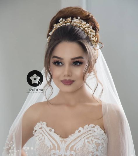 Bride Hairstyles With Veil, Christian Bride, Bridal Hair Buns, Quinceanera Hairstyles, Bridal Makeup Wedding, Makeup Bridal, Bridal Hair Updo, Bridal Makeup Looks, Makeup Style