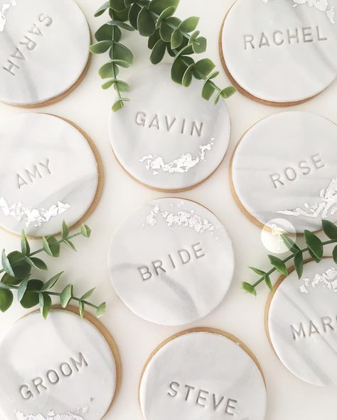 Wedding Biscuit Favours, Cookie Place Cards Wedding, Engagement Souvenir, Biscuit Favours, Cookie Place Cards, Wedding Favour Cookies, Marble Combination, Personalised Cookies, Biscuit Wedding Favours